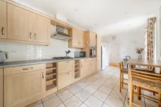 Coldstream Road, Caterham, CR3 photo 4