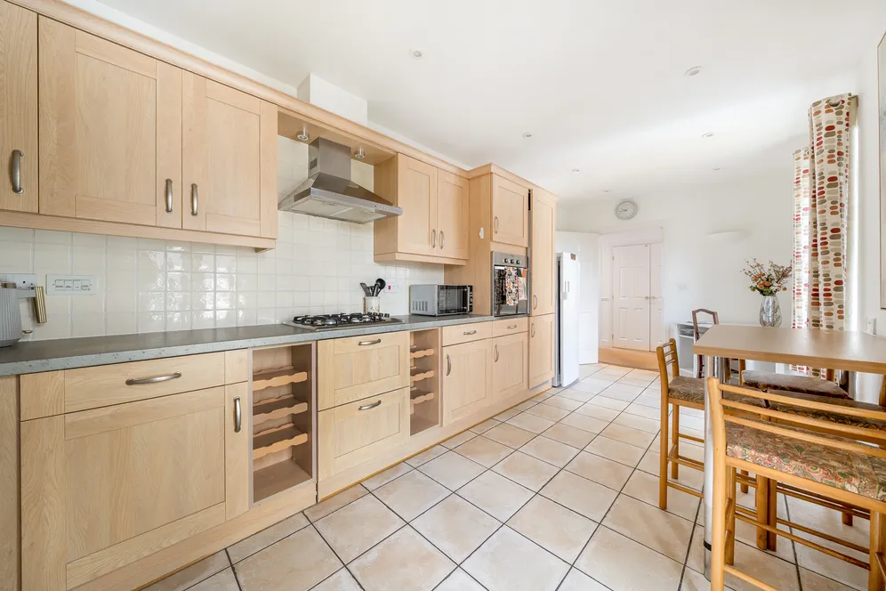 Coldstream Road, Caterham, CR3 photo 4