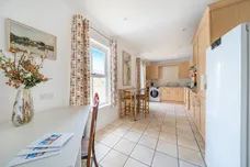 Coldstream Road, Caterham, CR3 photo 9