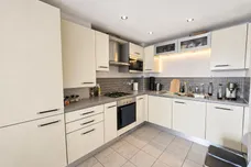 Stane Grove, Clapham