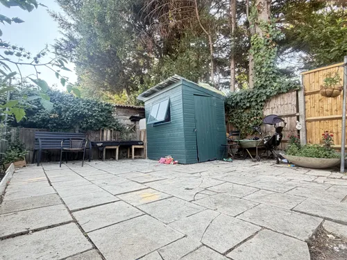 Connell Crescent, LONDONphoto