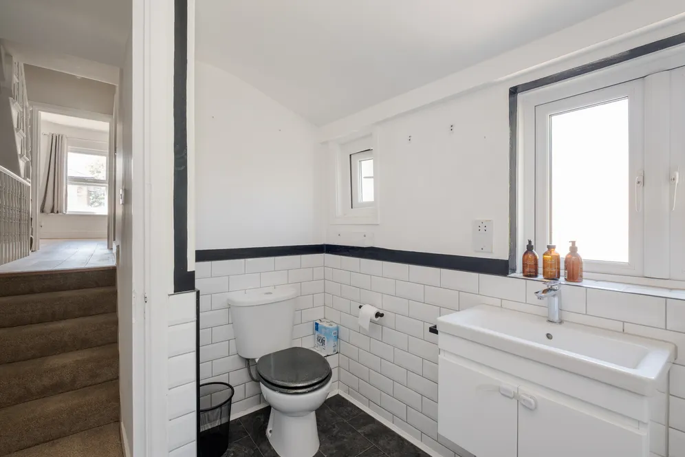 Cheshire Road, London, N22 photo 6