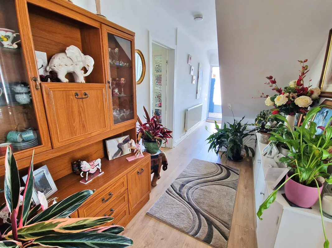 CARLTON PLACE, PORTHCAWL, CF36 3ET