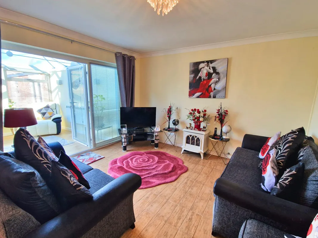 CARLTON PLACE, PORTHCAWL, CF36 3ET