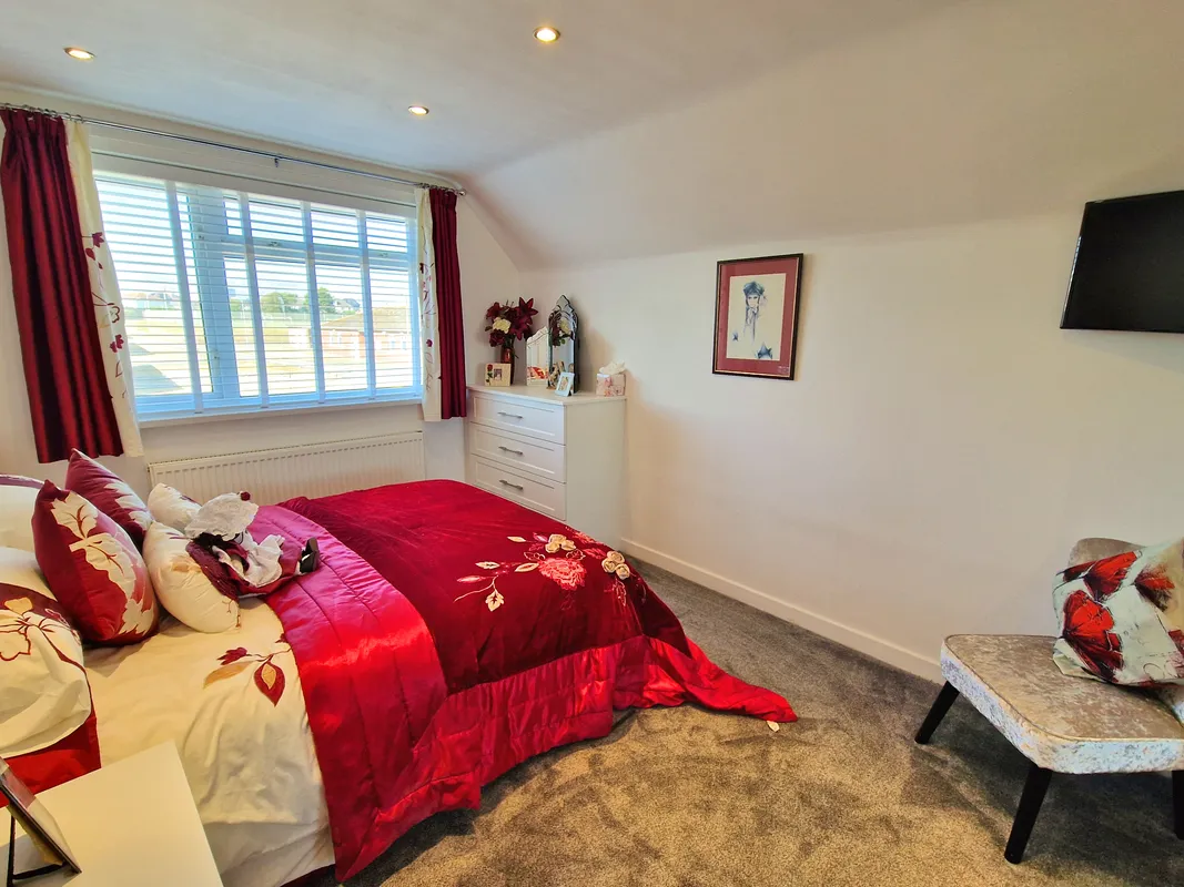 CARLTON PLACE, PORTHCAWL, CF36 3ET