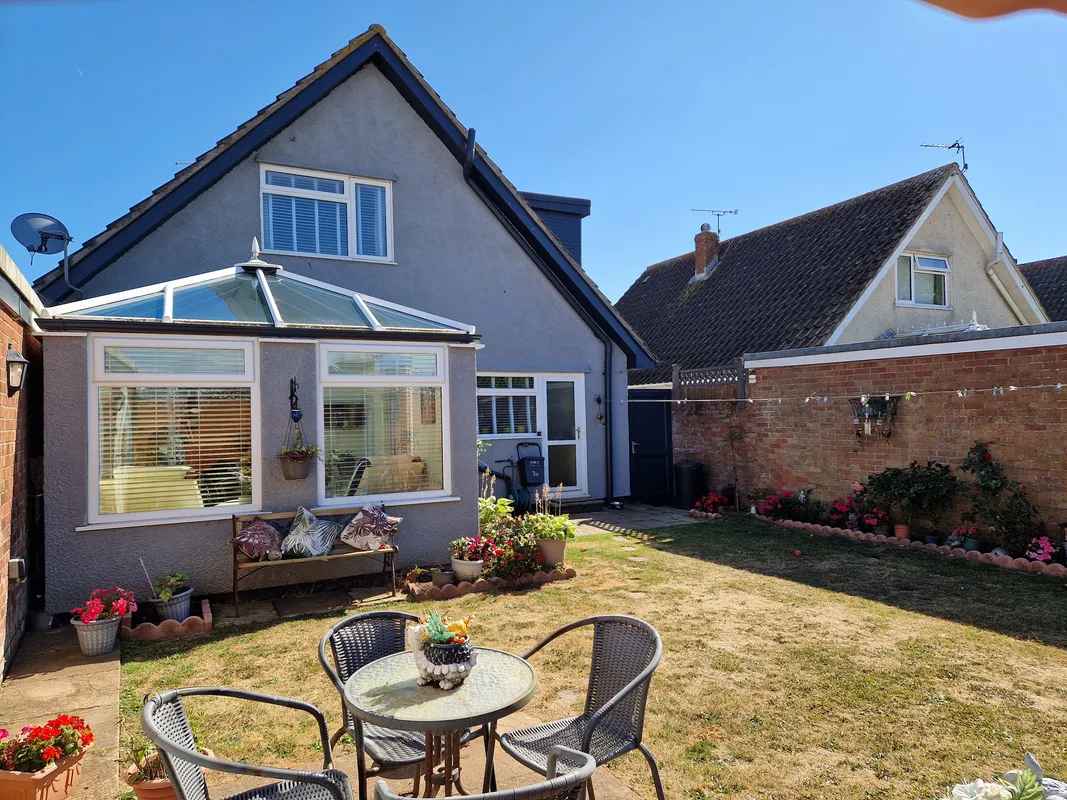 CARLTON PLACE, PORTHCAWL, CF36 3ET