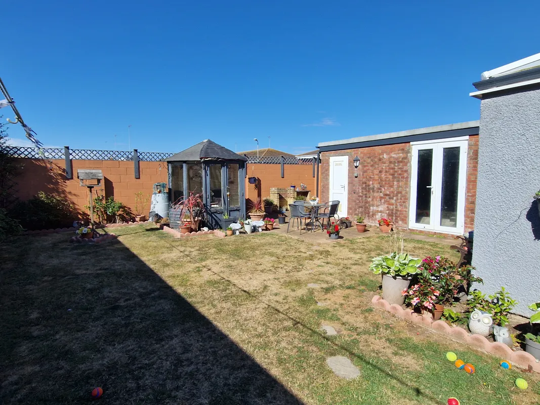 CARLTON PLACE, PORTHCAWL, CF36 3ET