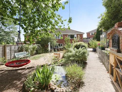 Broadlands Close, Salisburyphoto