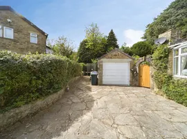 Manor Park, Oakworth, Keighley thumb 3