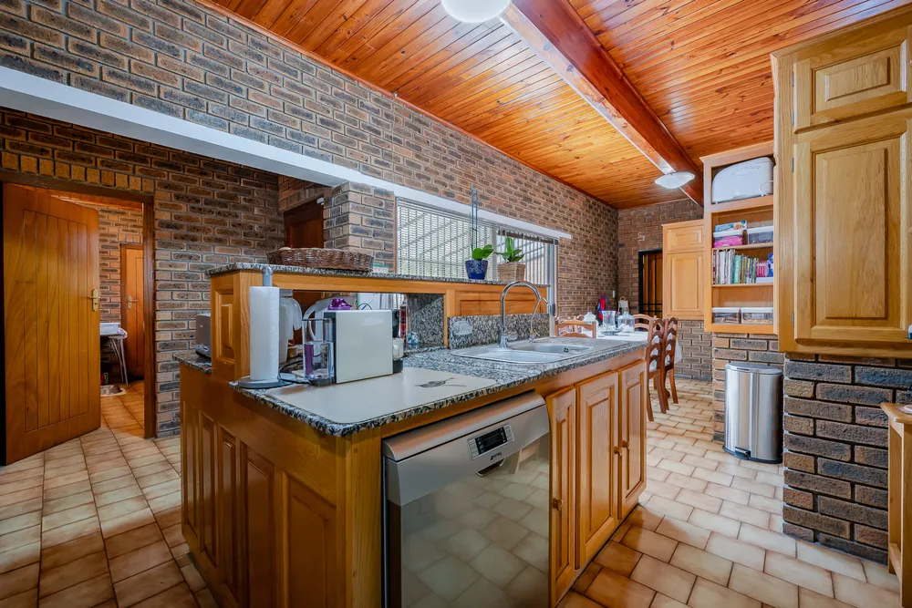 South Africa, Western Cape, Heldervue, Primula Street, 8