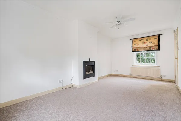 North Street, Oundle, PE8 photo 3
