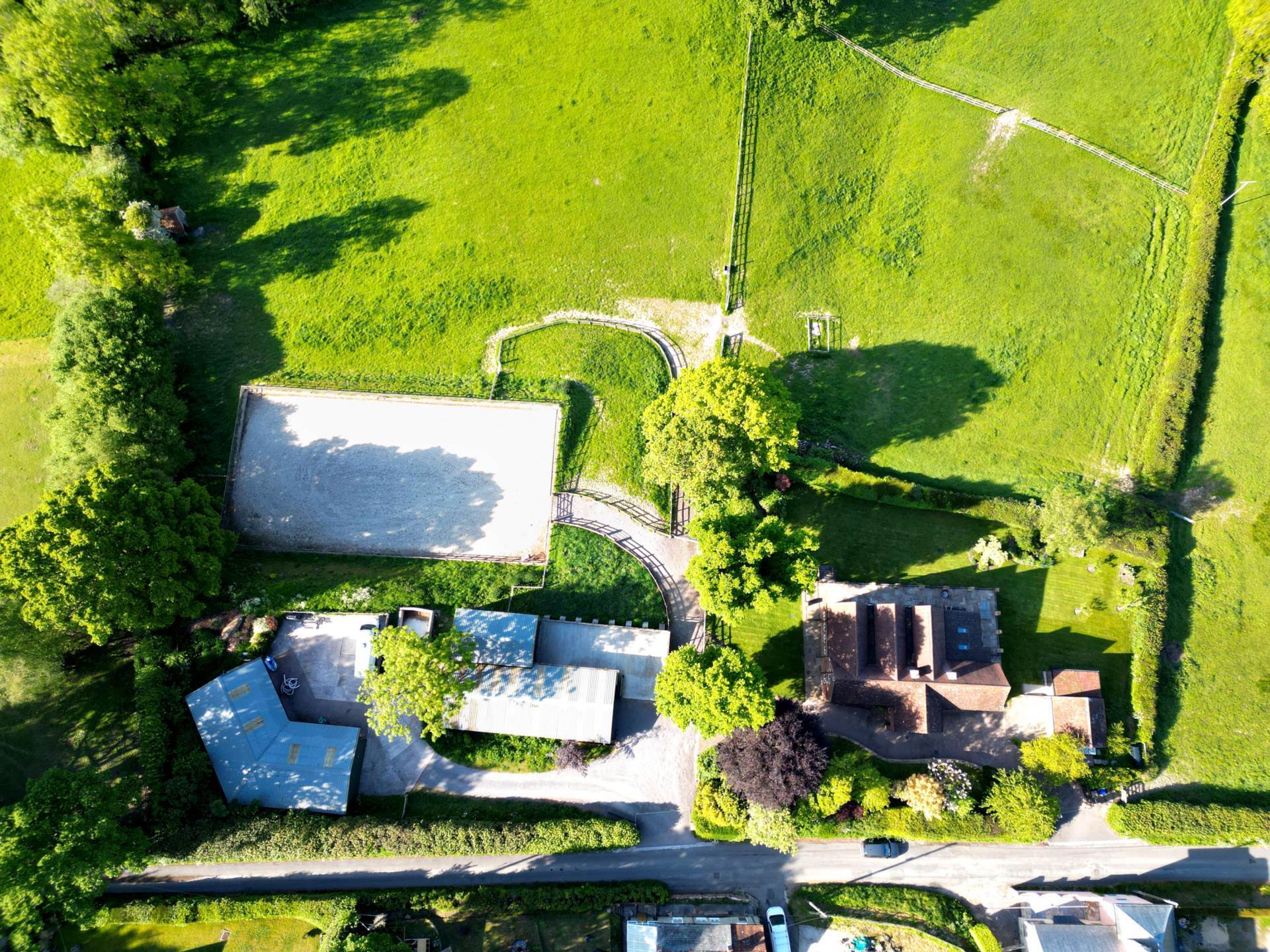 East Knoyle, Country House & Equestrian, 9 Acres. Image 4