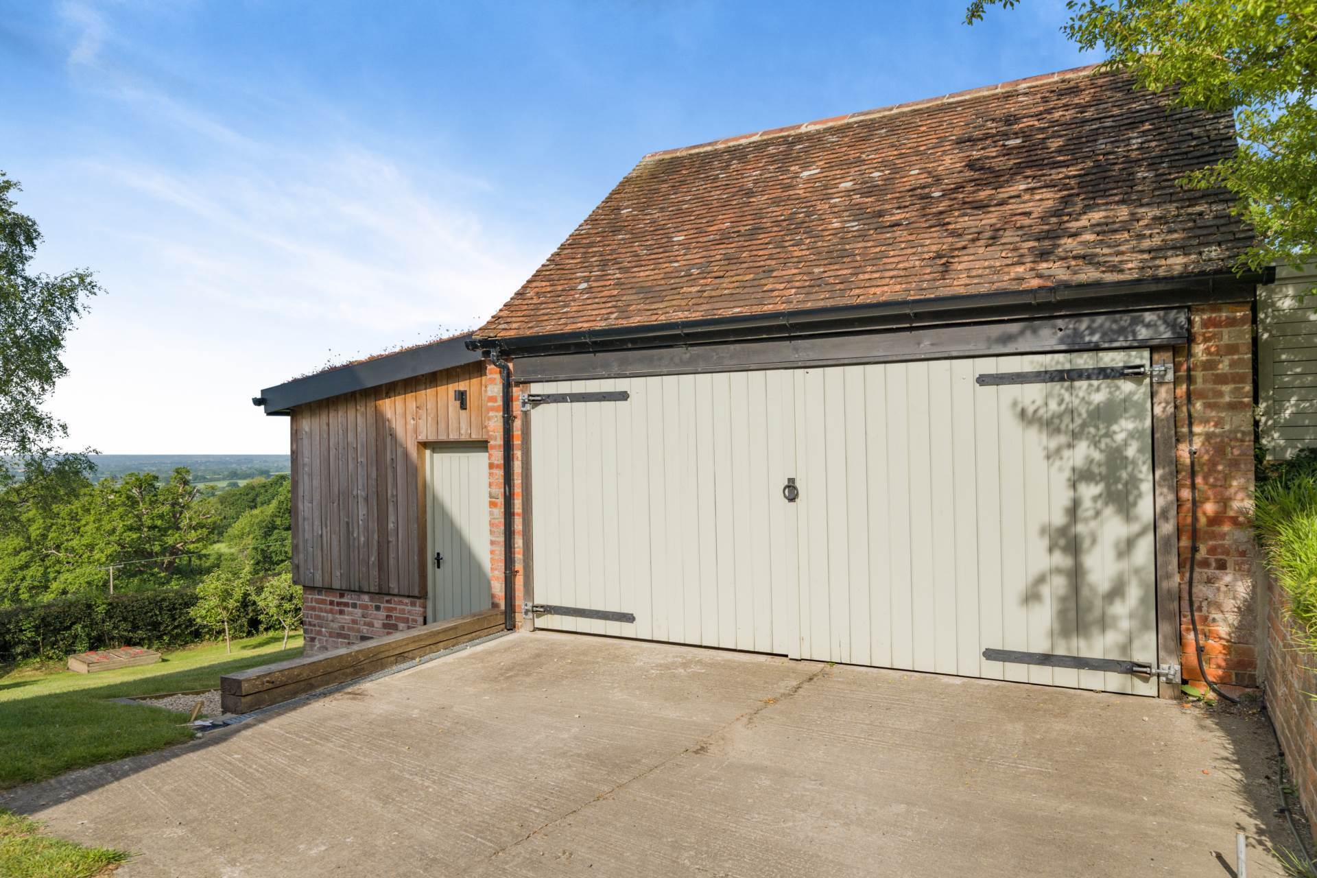 East Knoyle, Country House & Equestrian, 9 Acres. Image 31