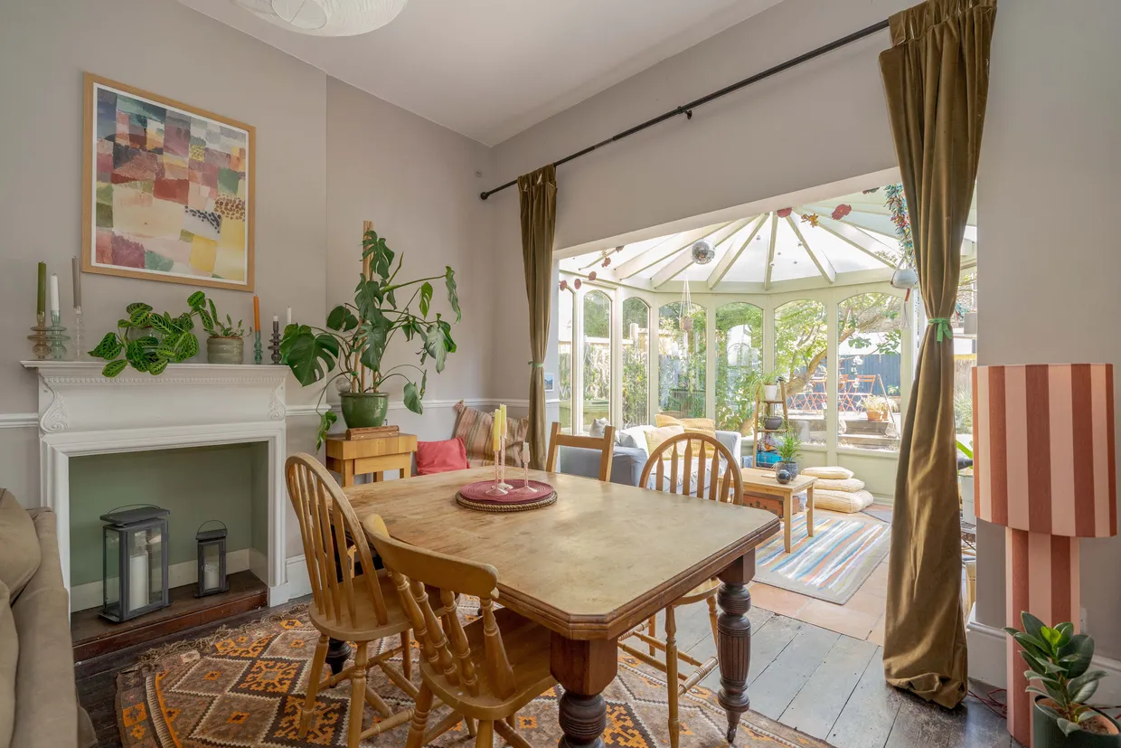 Granville Gardens, Ealing, W5 photo 2