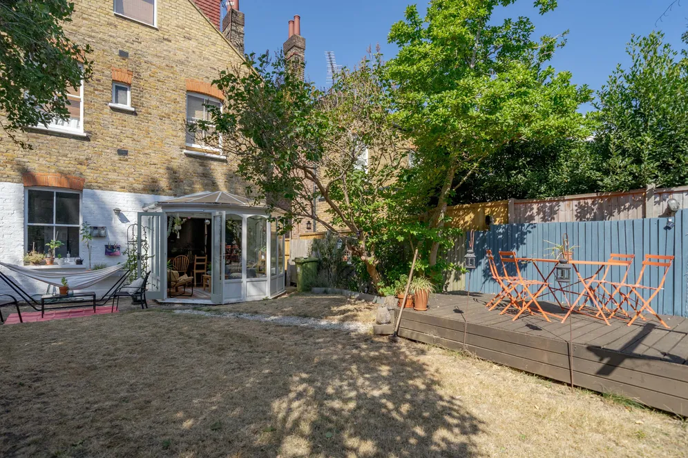 Granville Gardens, Ealing, W5 photo 19