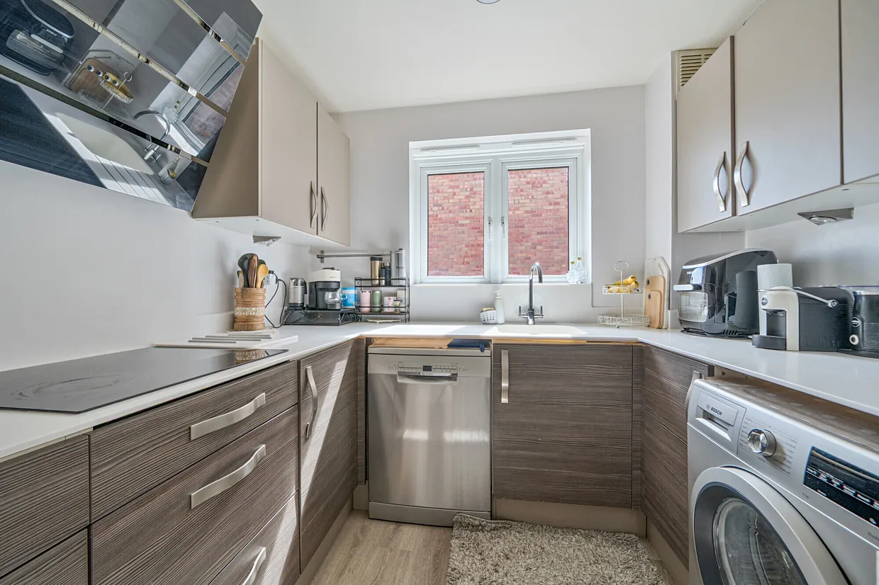 1 Turners Close, Whetstone, N20 photo 9