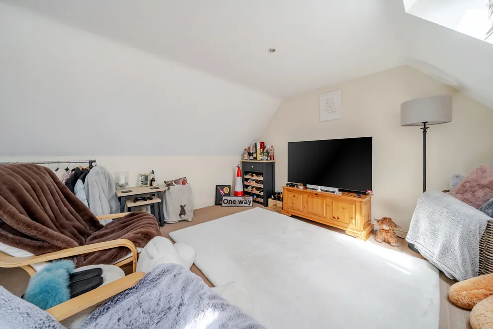 Coomb Meadow, Burbage, SN8 photo 18