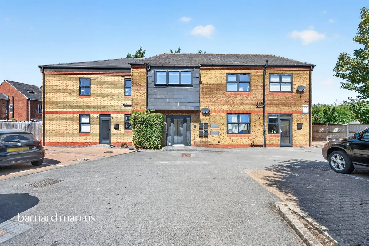 Miles Road, Epsom