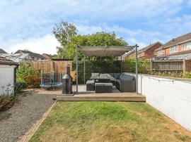King Cuthred Drive, Chard thumb 3