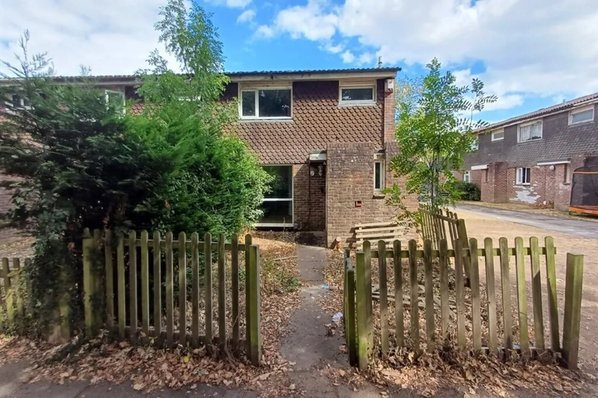 Mitford Walk, CRAWLEY