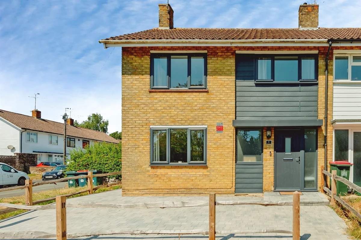 Thatcher Close, Crawley