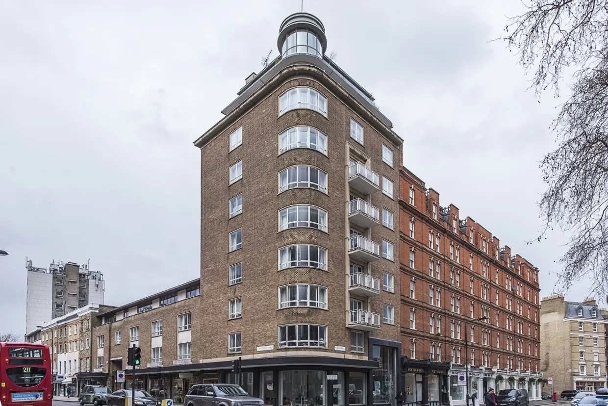 Lower Sloane Street London SW1W photo 3