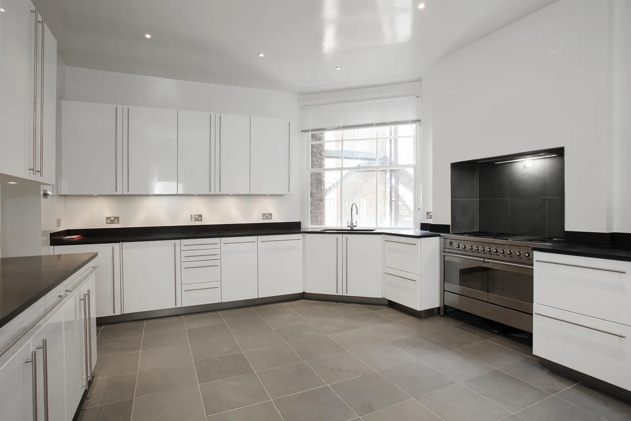 Oakwood Court London W14 photo 8