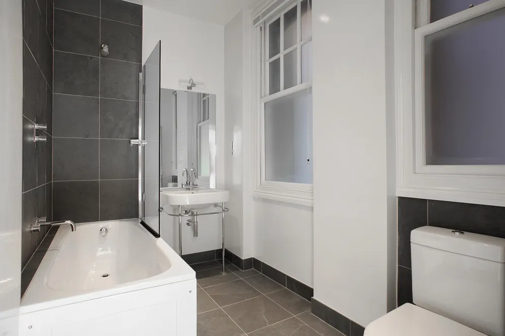 Oakwood Court London W14 photo 14
