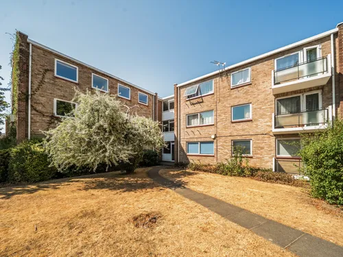 Blenheim Road, MAIDENHEADphoto