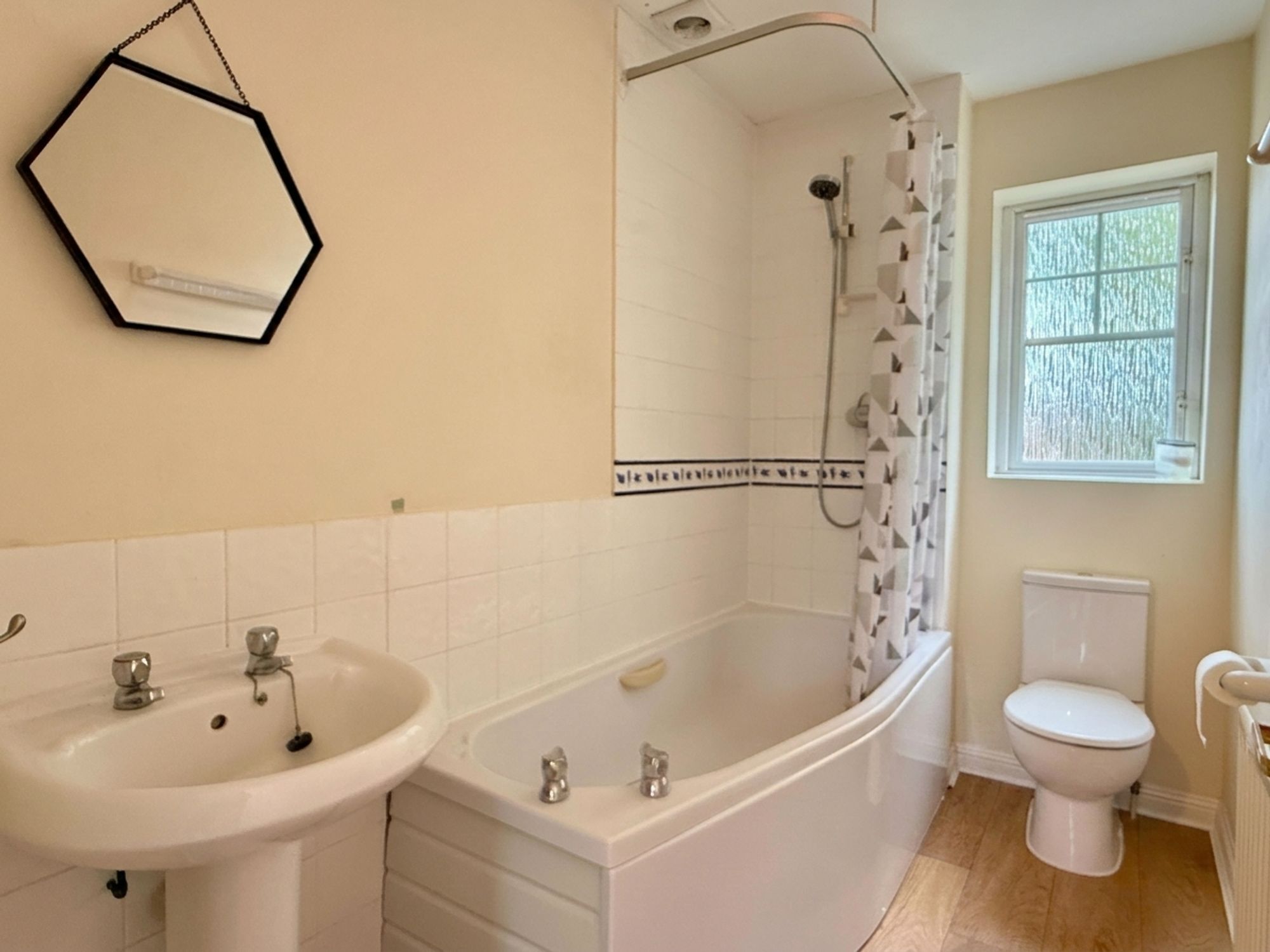 Eaton Crescent, Taunton Image 4