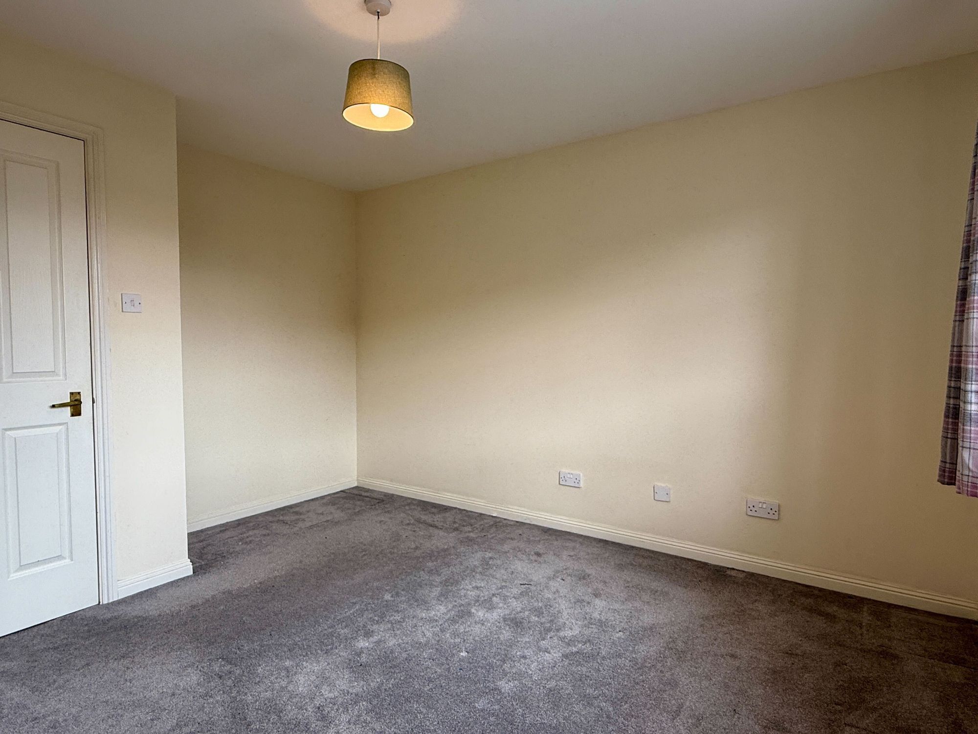 Eaton Crescent, Taunton Image 8