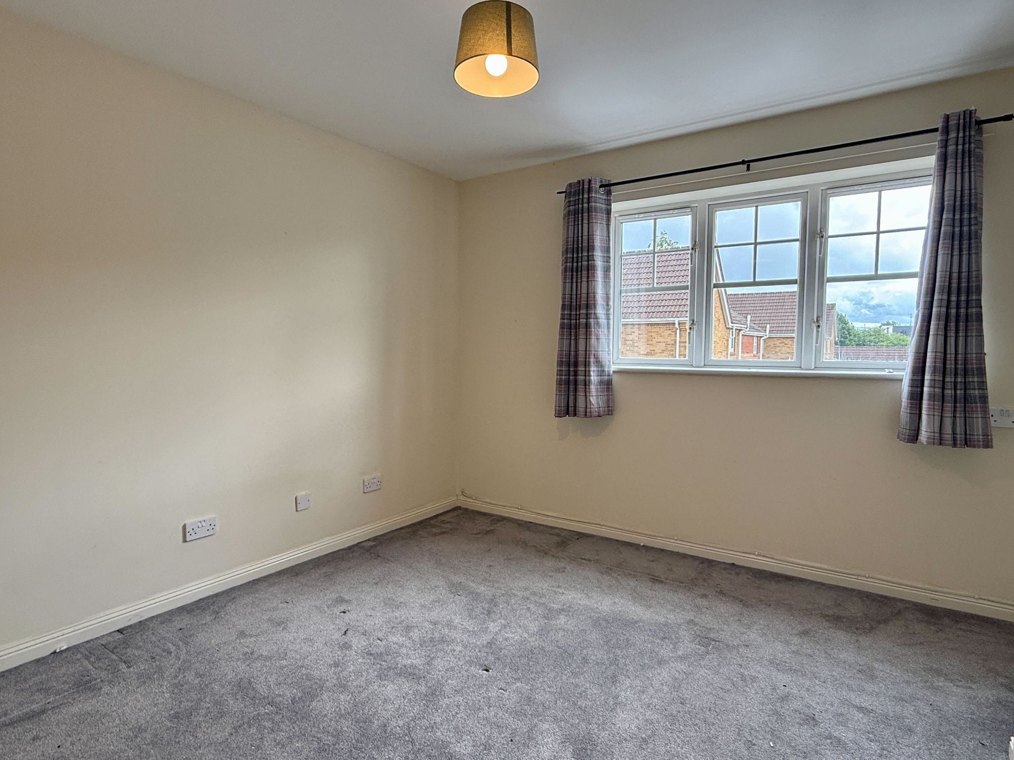 Eaton Crescent, Taunton Image 10