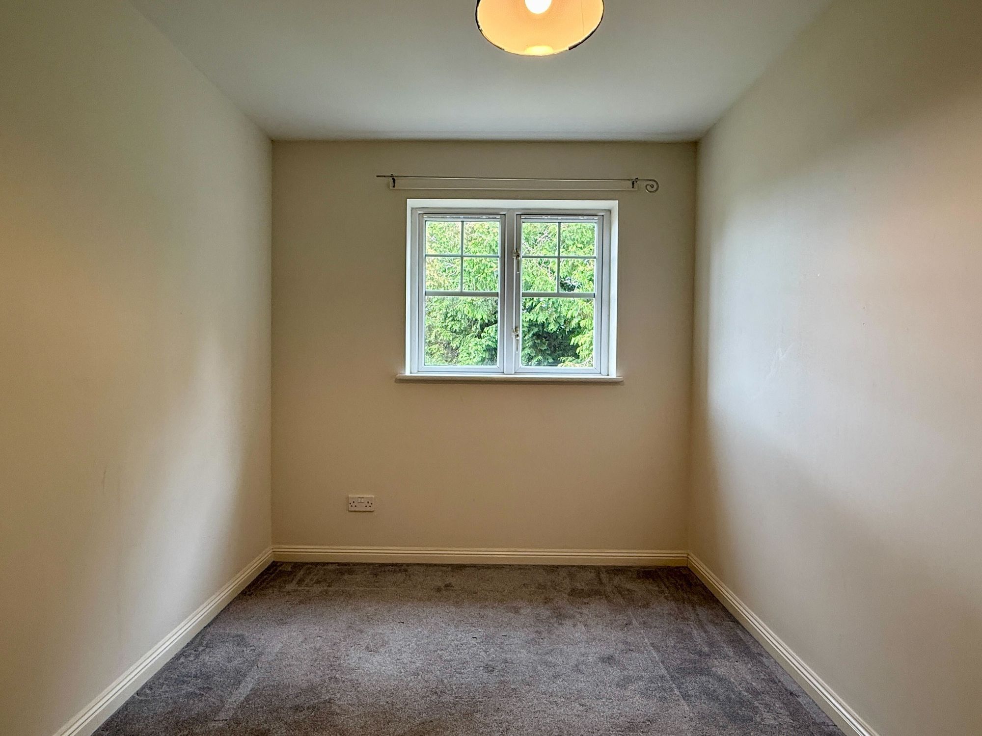 Eaton Crescent, Taunton Image 12