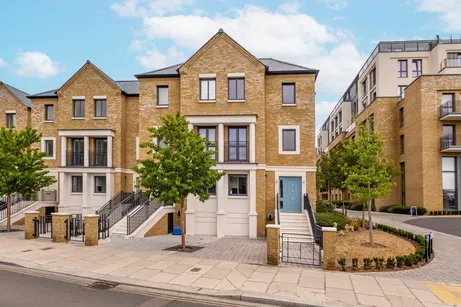 Carlton House, Teddington Riverside, Lodnon, TW11