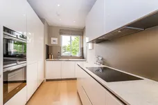 Carlton House, Teddington Riverside, Lodnon, TW11 photo 4