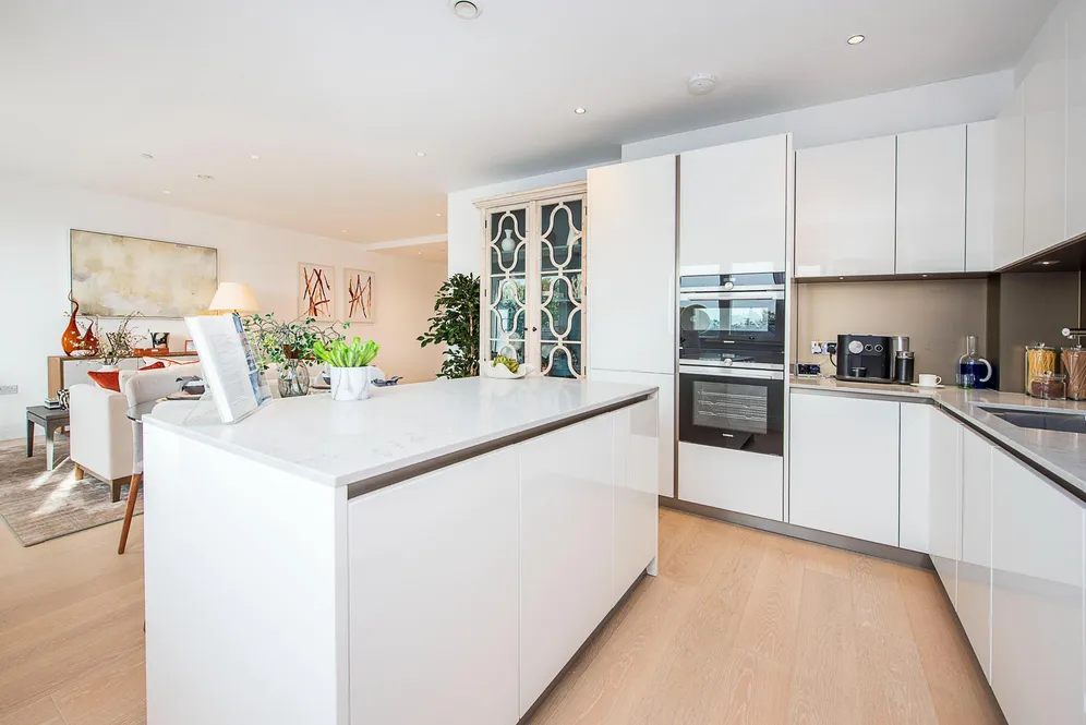 Broom Road, Teddington, TW11 photo 4