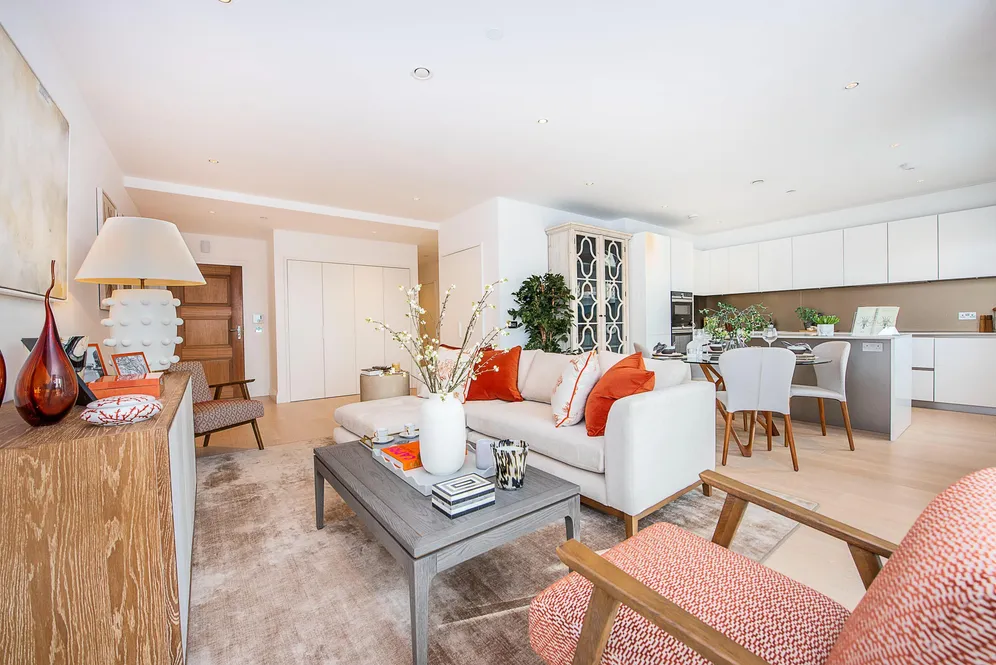 Broom Road, Teddington, TW11 photo 9