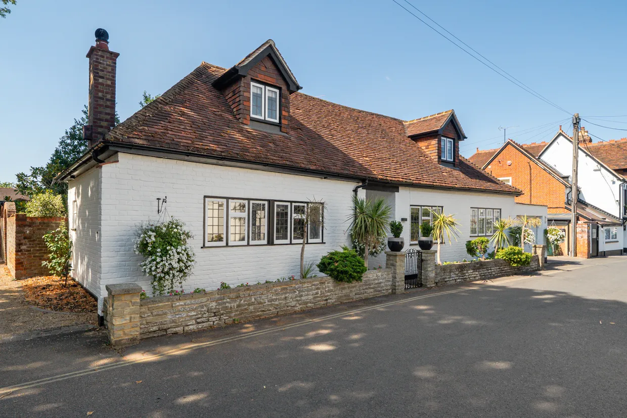 Ferry Road, Bray, Maidenhead, SL6 photo 1