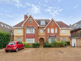 Shoppenhangers Road, Maidenhead photo