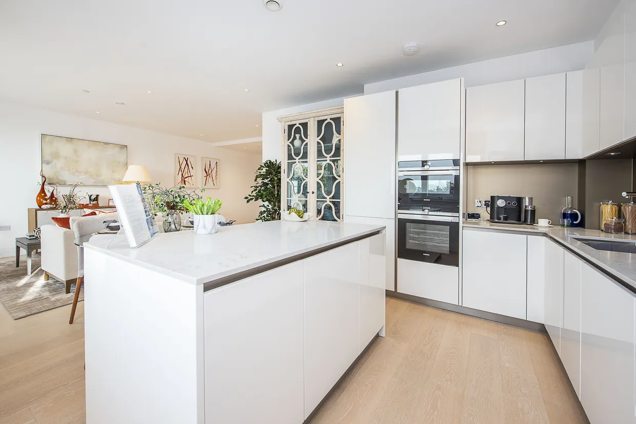 Broom Road, Teddington, TW11 photo 2