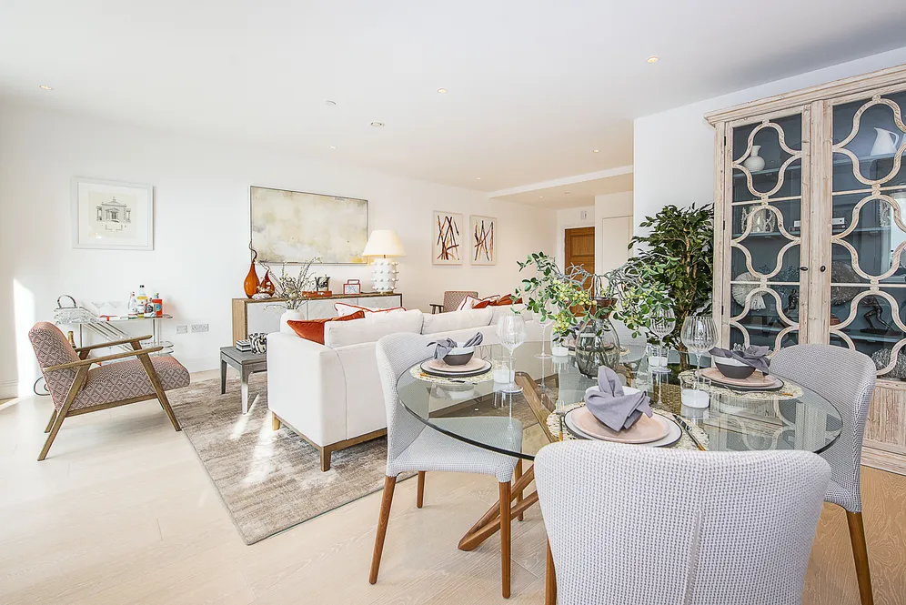 Broom Road, Teddington, TW11 photo 8