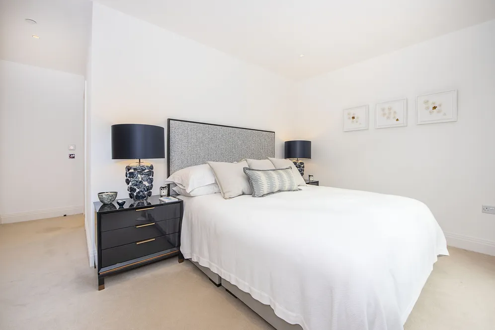 Broom Road, Teddington, TW11 photo 11