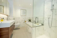 Broom Road, Teddington, TW11 photo 12
