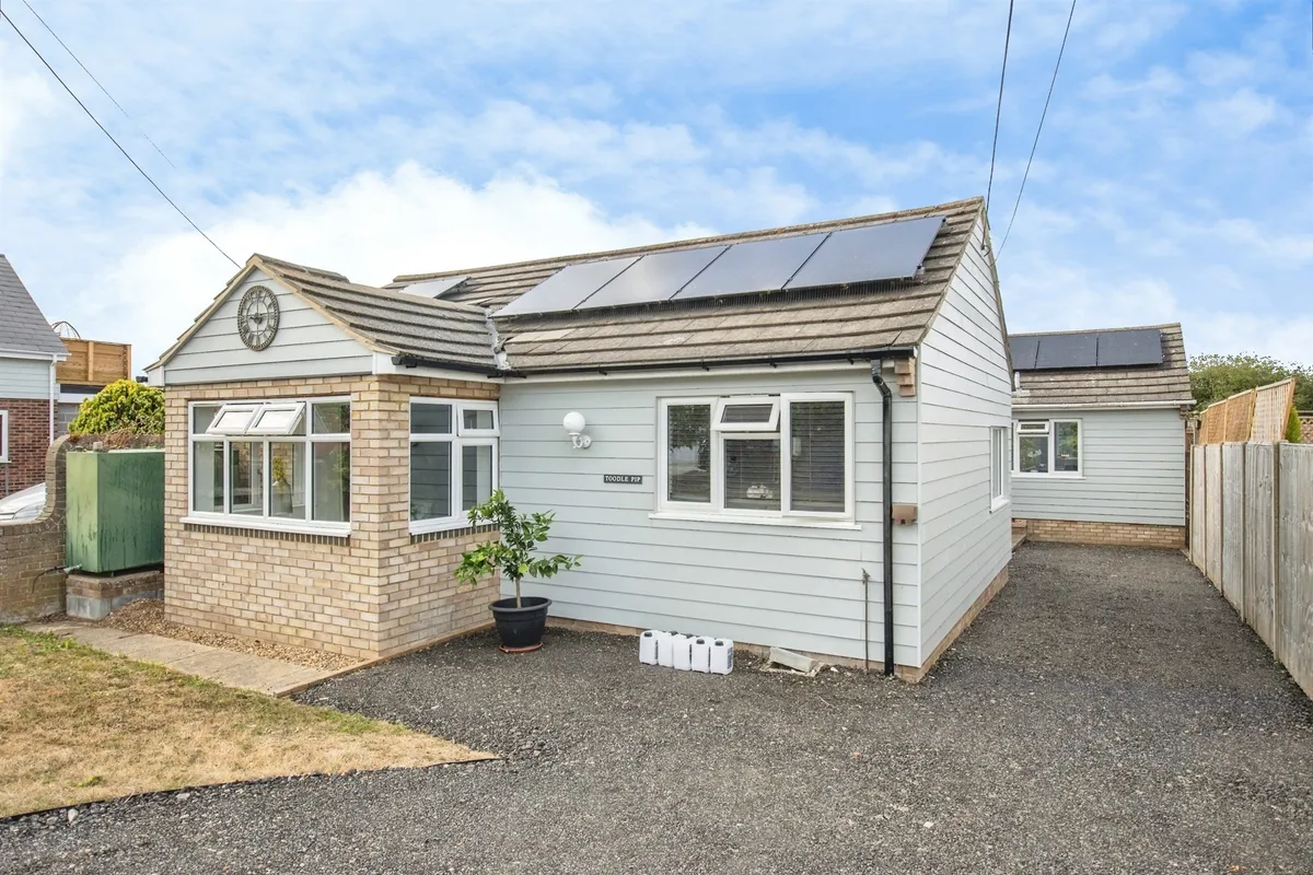 Oakmead Road, St. Osyth, Clacton-On-Sea