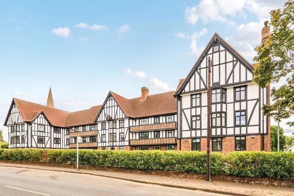 Lammas Lane, Esher KT10