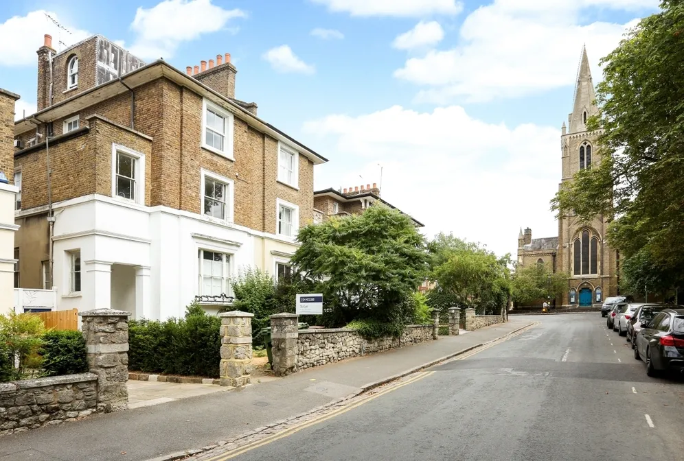 Claremont Road Windsor SL4 photo 2