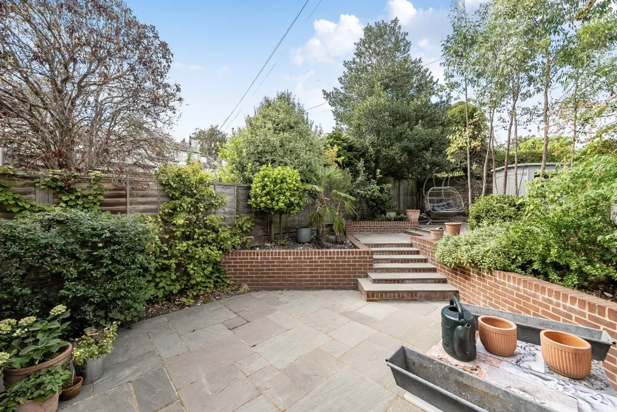Step Terrace Winchester SO22 photo 7
