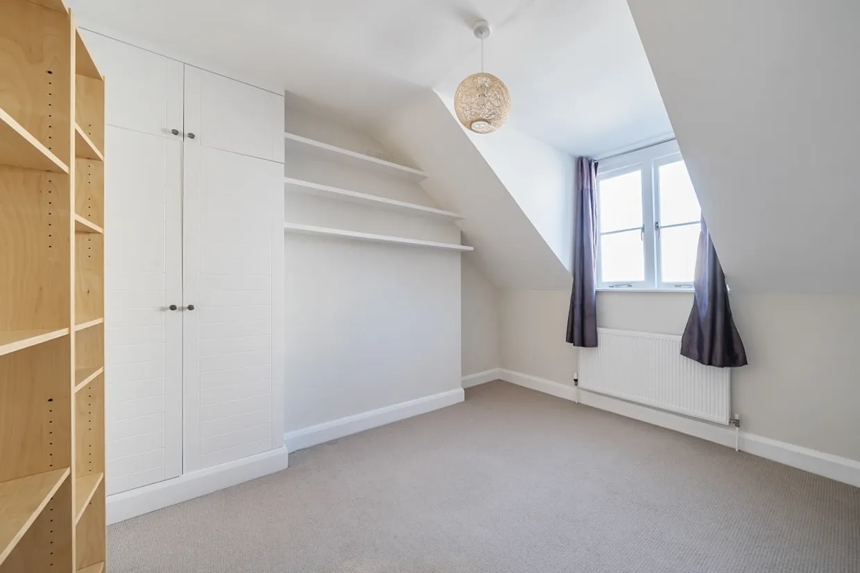 Agincourt Road London NW3 photo 8