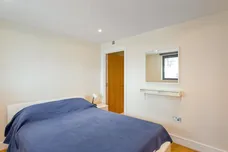 Chrisp Street, E14 photo 9