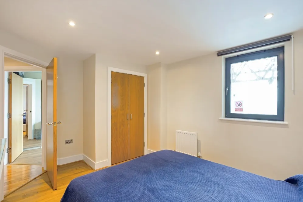 Chrisp Street, E14 photo 11